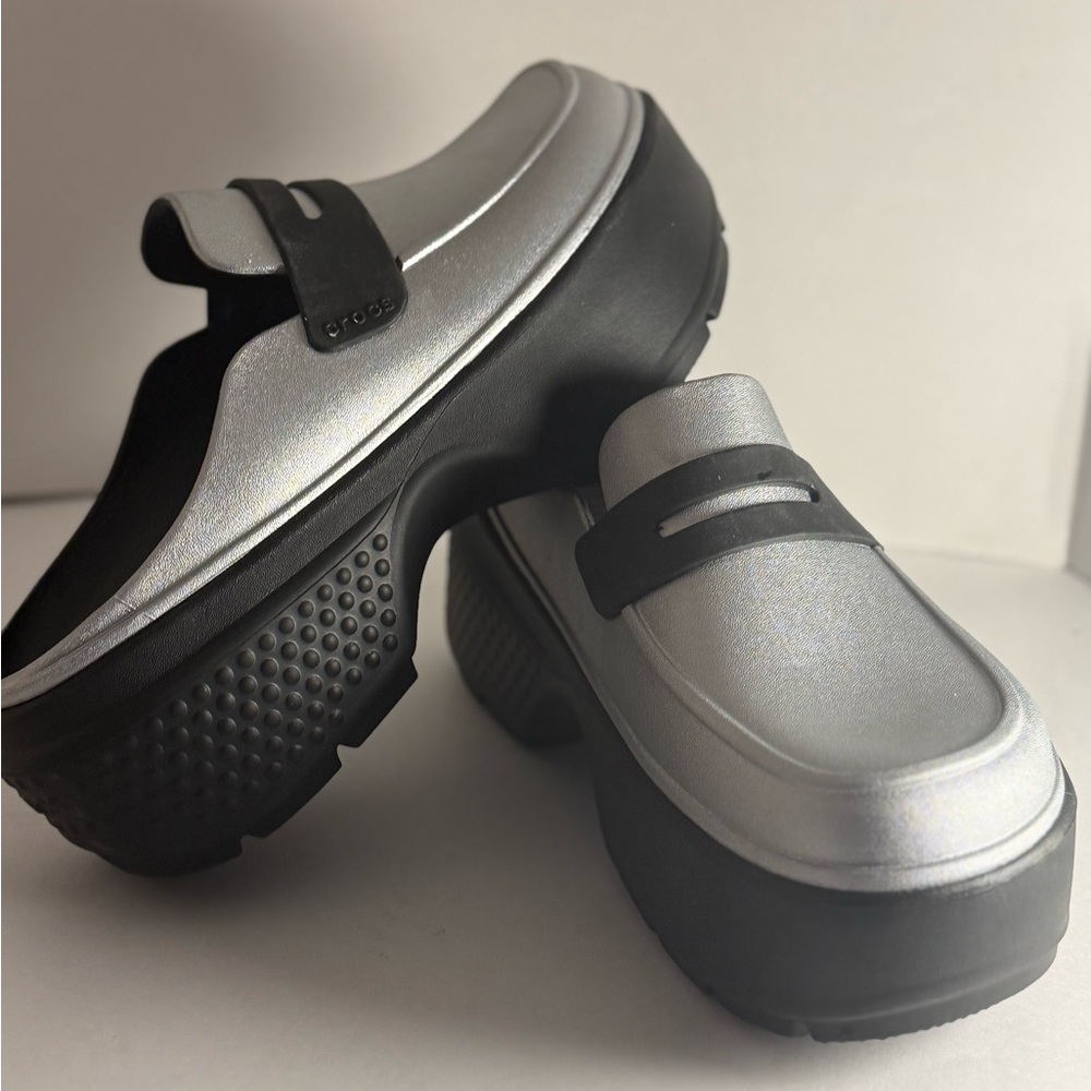 CROCS Silver and Black Clogs UNISEX Men’s 8, Women’s 10